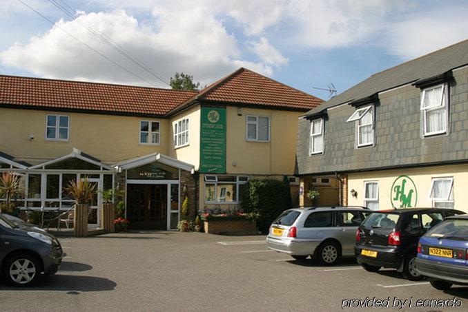 Hunters Meet Hotel Bishop's Stortford Exterior photo